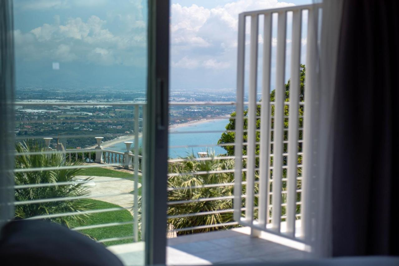 La Librata Boutique Hotel Terracina Buitenkant foto