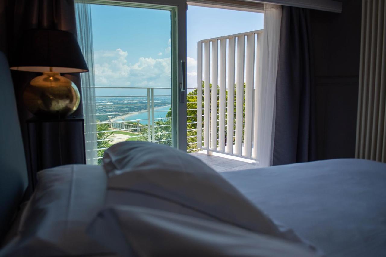 La Librata Boutique Hotel Terracina Buitenkant foto