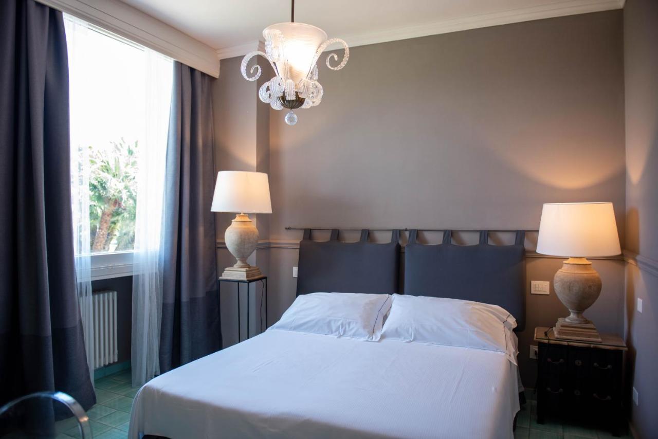 La Librata Boutique Hotel Terracina Buitenkant foto