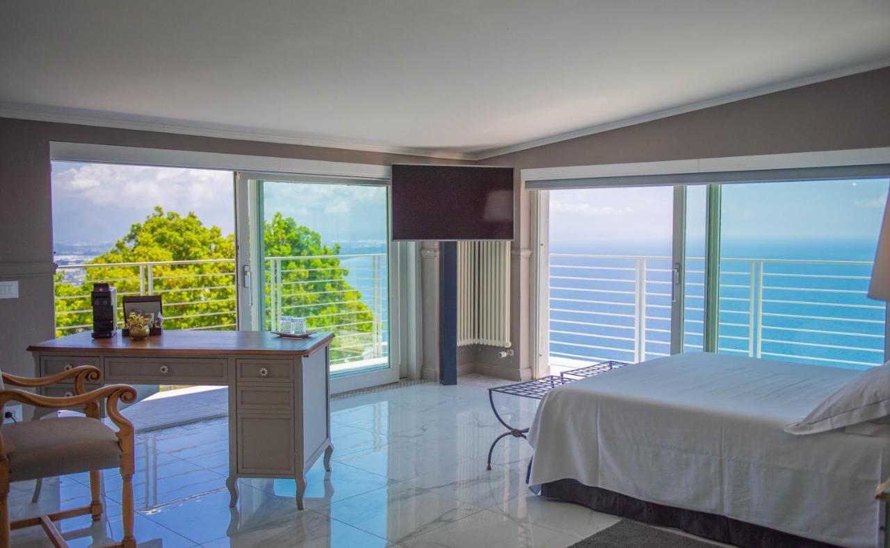 La Librata Boutique Hotel Terracina Buitenkant foto