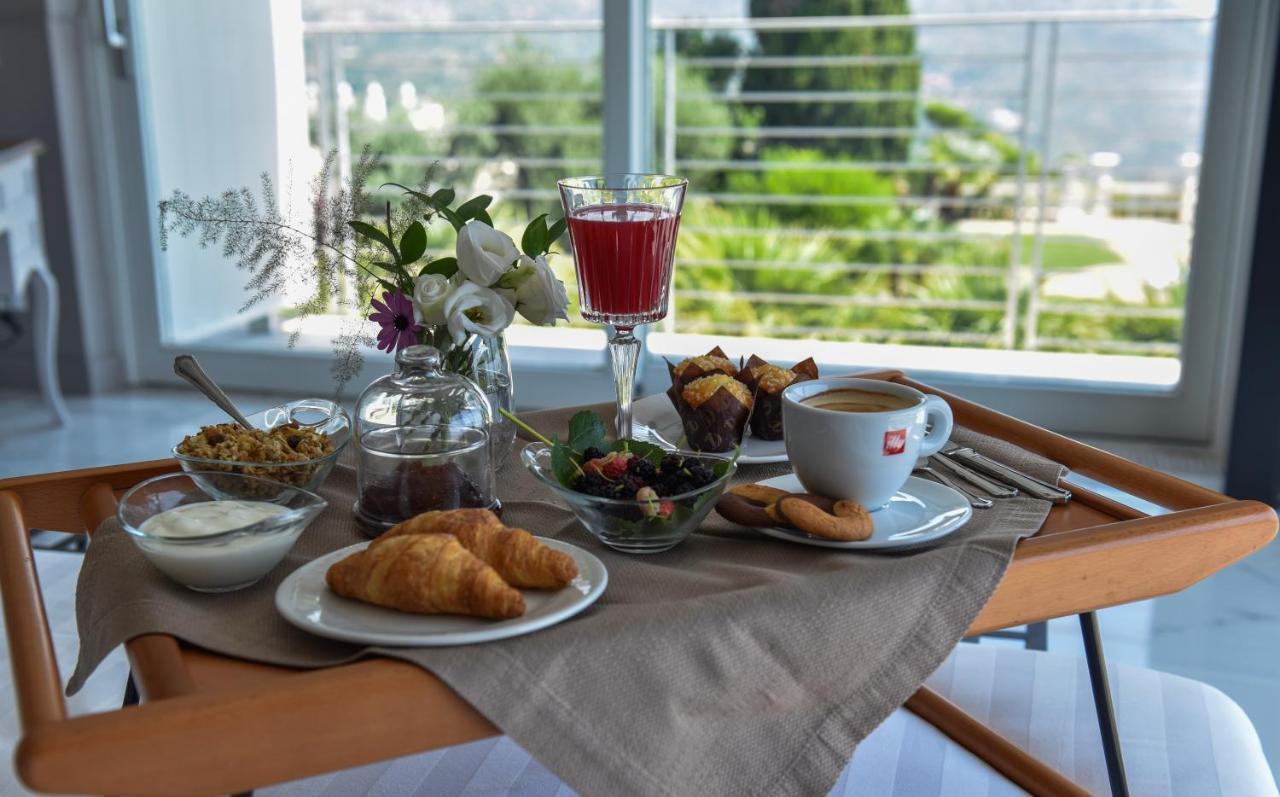 La Librata Boutique Hotel Terracina Buitenkant foto